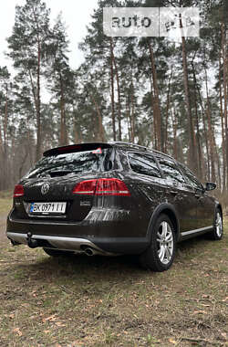 Универсал Volkswagen Passat Alltrack 2012 в Бродах