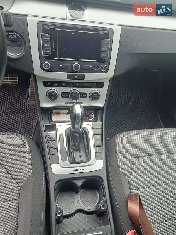 Універсал Volkswagen Passat Alltrack 2013 в Києві