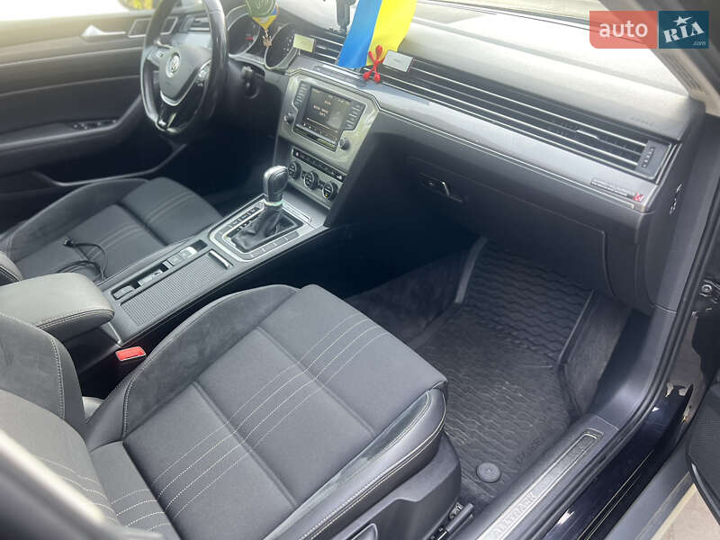 Универсал Volkswagen Passat Alltrack 2015 в Самборе