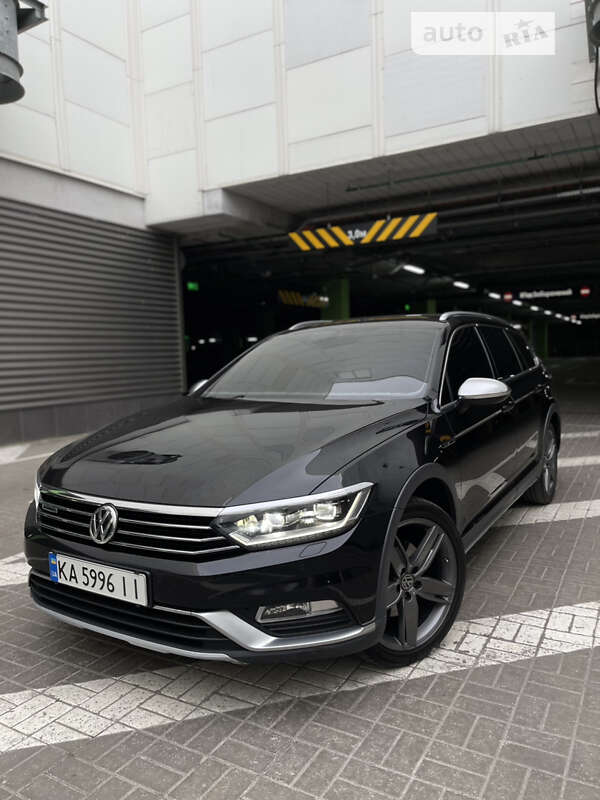 Универсал Volkswagen Passat Alltrack 2017 в Киеве