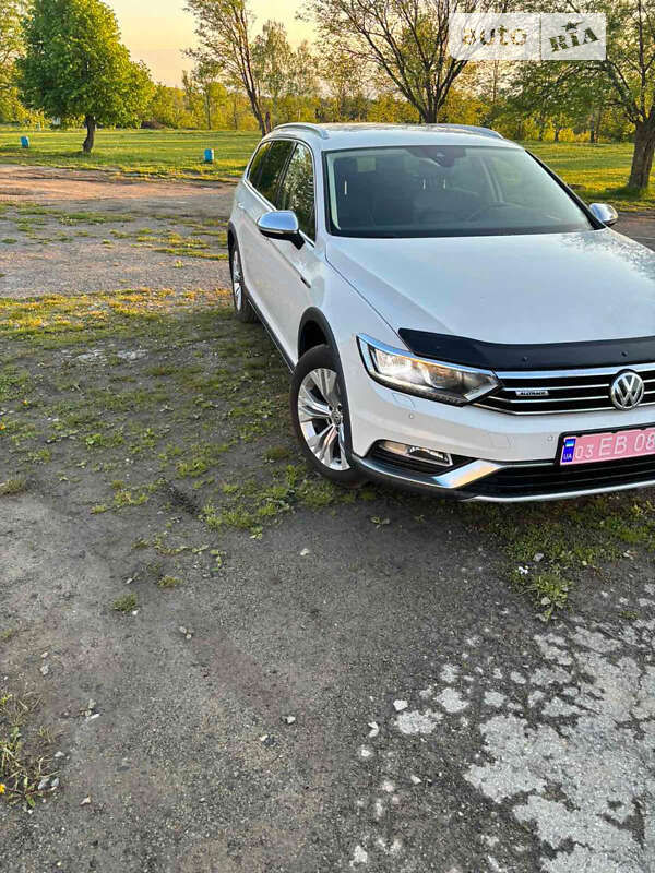Универсал Volkswagen Passat Alltrack 2017 в Теребовле