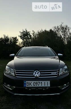 Универсал Volkswagen Passat Alltrack 2012 в Бродах