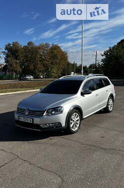 Універсал Volkswagen Passat Alltrack 2014 в Миргороді