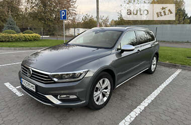 Універсал Volkswagen Passat Alltrack 2015 в Києві