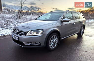 Універсал Volkswagen Passat Alltrack 2012 в Володимир-Волинському