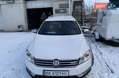 Универсал Volkswagen Passat Alltrack 2012 в Ровно