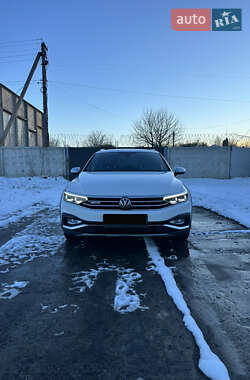 Универсал Volkswagen Passat Alltrack 2021 в Тернополе