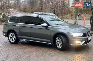 Универсал Volkswagen Passat Alltrack 2017 в Киеве