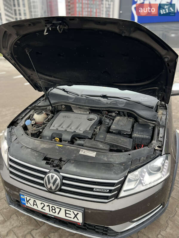 Универсал Volkswagen Passat Alltrack 2014 в Киеве