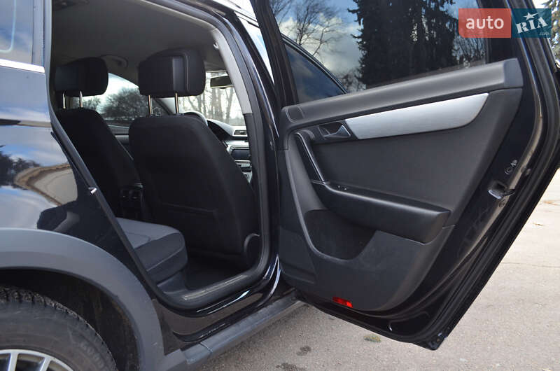 Универсал Volkswagen Passat Alltrack 2012 в Киеве