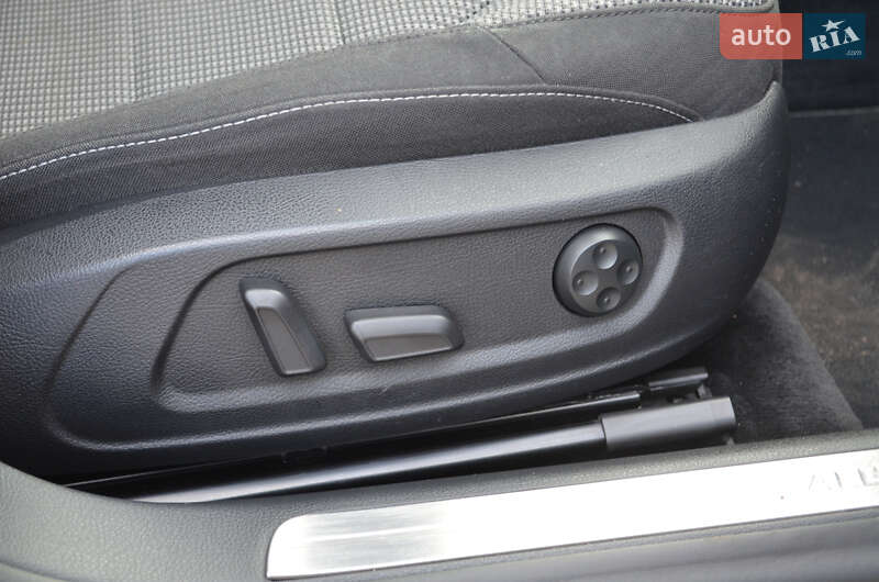 Универсал Volkswagen Passat Alltrack 2012 в Киеве