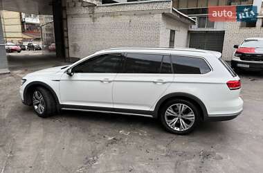 Универсал Volkswagen Passat Alltrack 2018 в Киеве