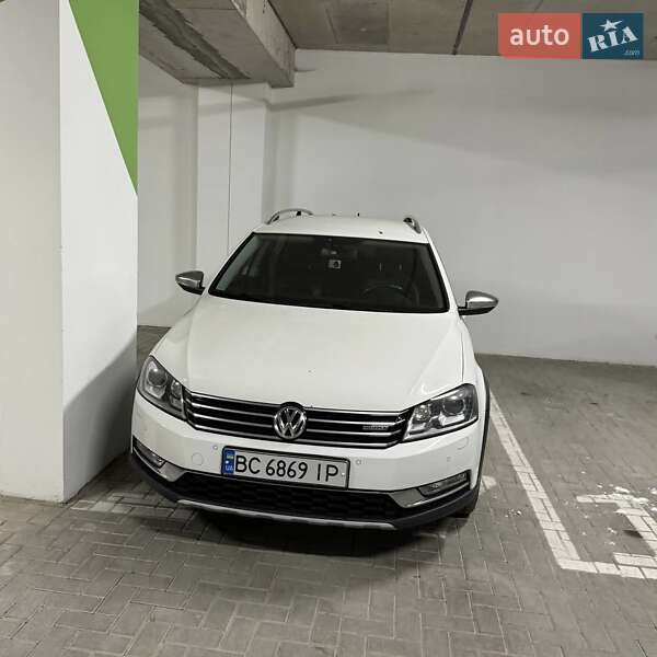 Volkswagen Passat Alltrack 2012