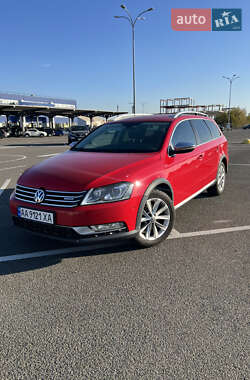 Універсал Volkswagen Passat Alltrack 2012 в Києві