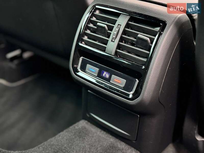 Универсал Volkswagen Passat Alltrack 2019 в Киеве