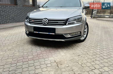 Універсал Volkswagen Passat Alltrack 2013 в Коломиї