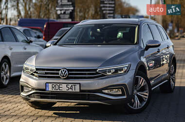 Универсал Volkswagen Passat Alltrack 2020 в Львове