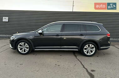 Универсал Volkswagen Passat Alltrack 2017 в 
