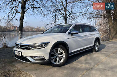 Универсал Volkswagen Passat Alltrack 2015 в Киеве