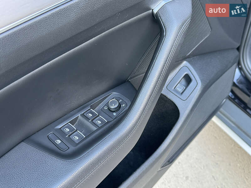 Универсал Volkswagen Passat Alltrack 2018 в Львове фото 37 Универсал Volkswagen Passat Alltrack 2018 в Львове