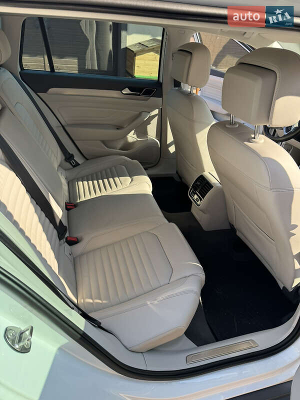 Универсал Volkswagen Passat Alltrack 2020 в Киеве фото 14 Универсал Volkswagen Passat Alltrack 2020 в Киеве