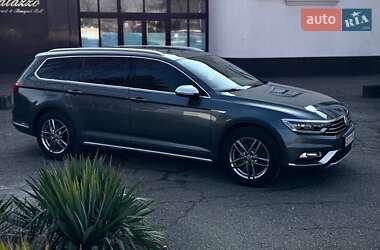 Універсал Volkswagen Passat Alltrack 2016 в Чернівцях