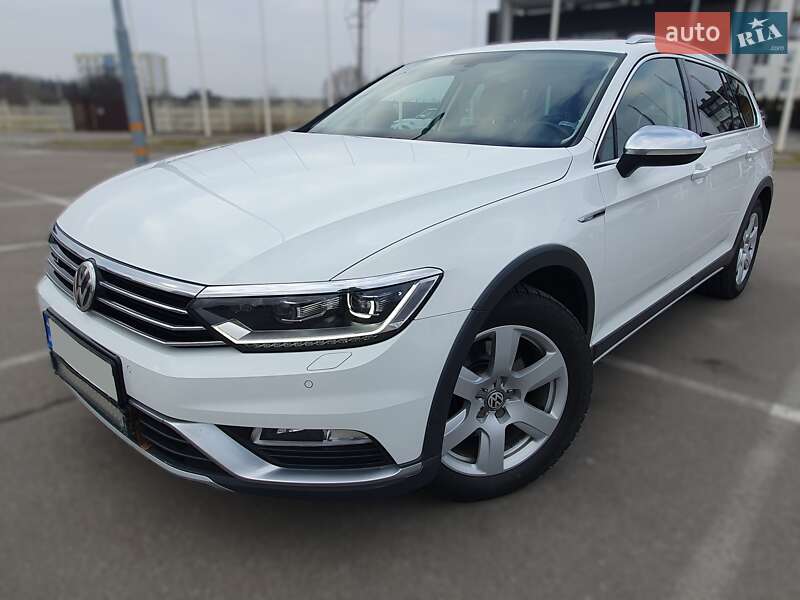 Универсал Volkswagen Passat Alltrack 2016 в Киеве