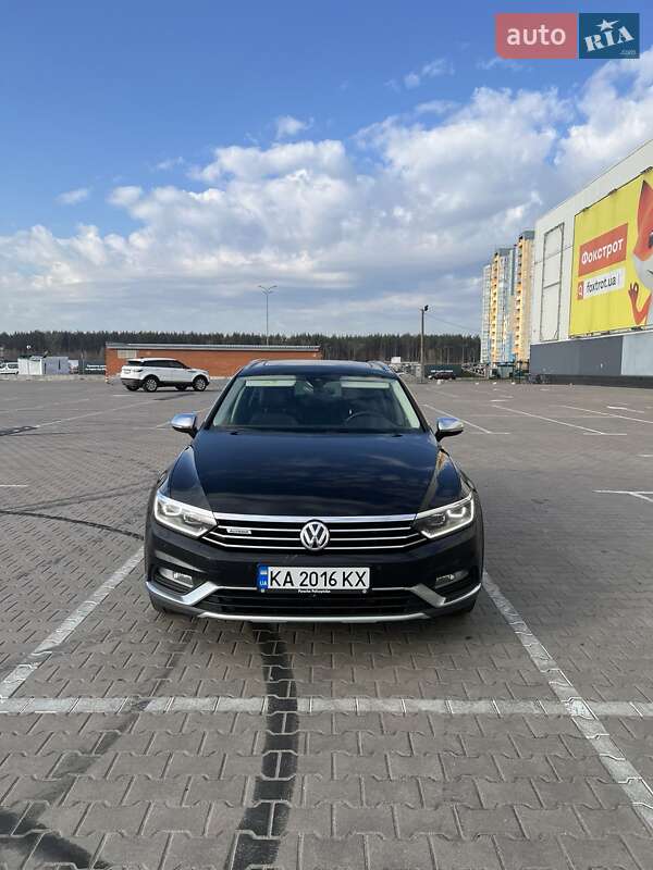Універсал Volkswagen Passat Alltrack 2016 в Києві