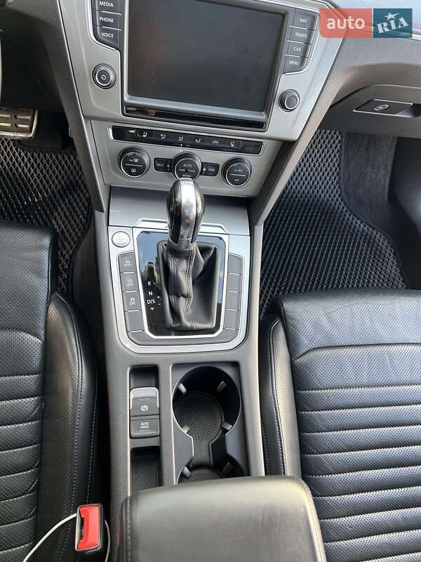 Універсал Volkswagen Passat Alltrack 2016 в Києві