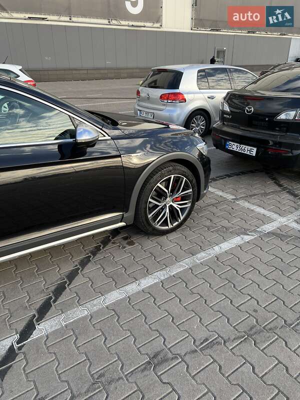 Універсал Volkswagen Passat Alltrack 2016 в Києві