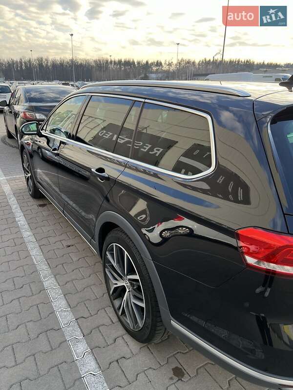 Універсал Volkswagen Passat Alltrack 2016 в Києві