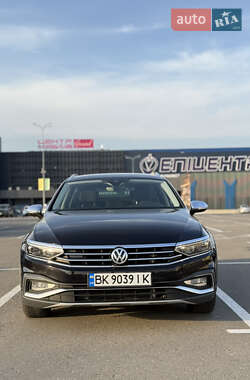 Універсал Volkswagen Passat Alltrack 2020 в Києві