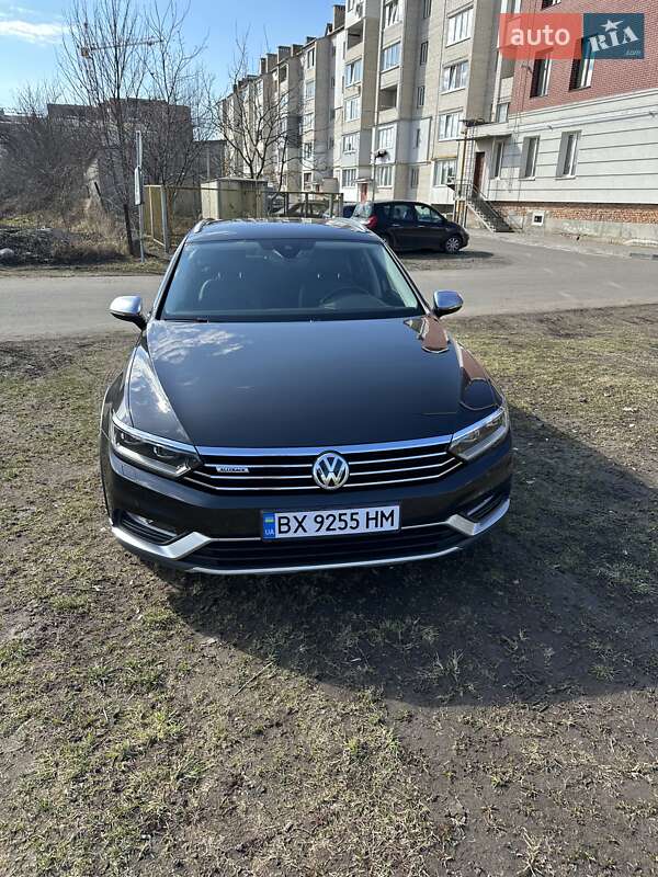 Универсал Volkswagen Passat Alltrack 2019 в Староконстантинове