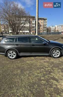 Универсал Volkswagen Passat Alltrack 2019 в Староконстантинове