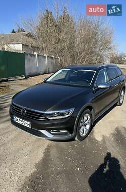 Универсал Volkswagen Passat Alltrack 2019 в Староконстантинове