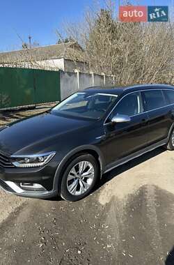 Универсал Volkswagen Passat Alltrack 2019 в Староконстантинове