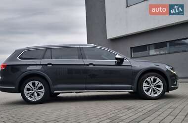 Универсал Volkswagen Passat Alltrack 2018 в 