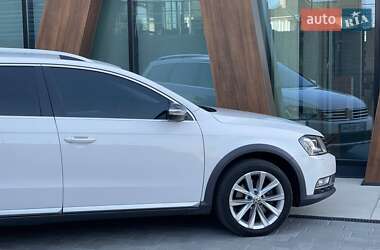 Універсал Volkswagen Passat Alltrack 2014 в 
