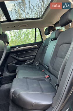 Універсал Volkswagen Passat Alltrack 2018 в 