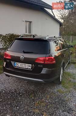 Универсал Volkswagen Passat Alltrack 2012 в 