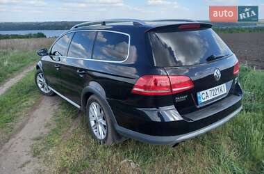 Універсал Volkswagen Passat Alltrack 2012 в 