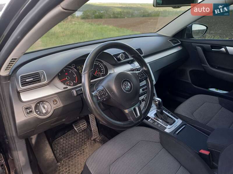 Универсал Volkswagen Passat Alltrack 2012 в Днепре