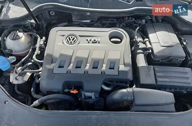 Універсал Volkswagen Passat Alltrack 2012 в 