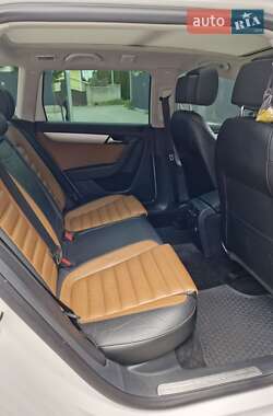 Універсал Volkswagen Passat Alltrack 2014 в 