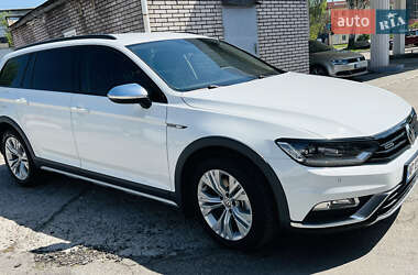 Універсал Volkswagen Passat Alltrack 2017 в 
