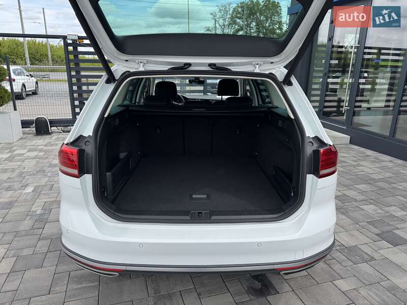 Універсал Volkswagen Passat Alltrack 2019 в Рівному