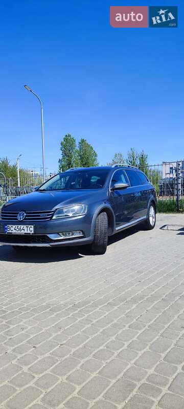 Универсал Volkswagen Passat Alltrack 2013 в Львове