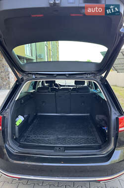 Универсал Volkswagen Passat Alltrack 2017 в 