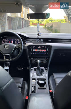 Универсал Volkswagen Passat Alltrack 2017 в 