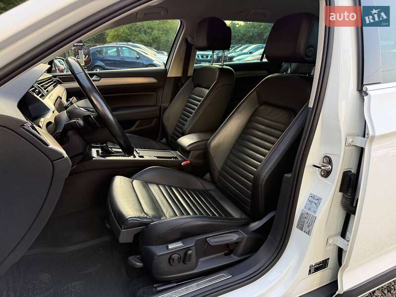 Универсал Volkswagen Passat Alltrack 2017 в Хмельницком